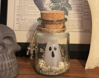 bouteille de souhaits, fantôme dans un bocal, fantôme de compagnie, fantôme phosphorescent, fantôme dans une bouteille, fantôme dans un verre, décoration d'Halloween, décoration gothique