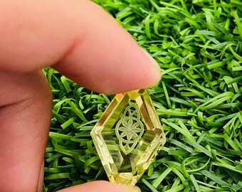 Fantastyczny wysokiej jakości naturalny cytrynowy fantastyczny szlifowany kamień szlachetny z tyłu rzeźbiony naturalny cytrynowy kamień szlachetny rozmiar 16x24x8mm waga 19,20 karatowy cytrynowy fantastyczny