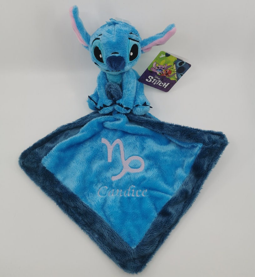 Peluche Stitch et sa couverture doudou - Disney