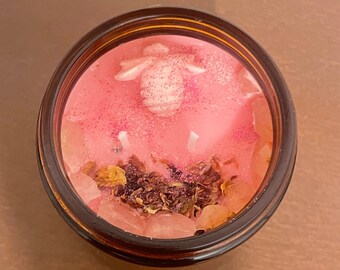 Luxurious Rose Scented Candle with Rose Quartz