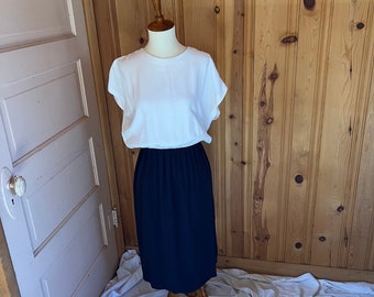 1980s Colorblock Navy White Wiggle Secretary Blouson Dress Pencil Skirt Small Medium