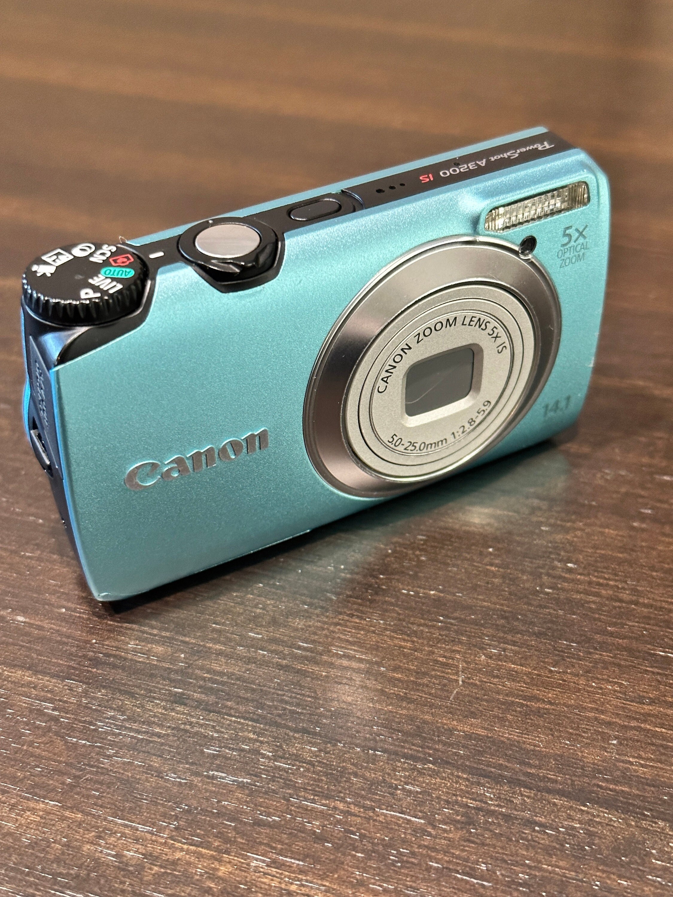 powershot a3200 is