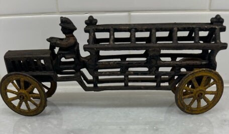 VENTE DE JOUETS ANCIENS, JOUETS DE POMPIERS, VÉHICULES MINIATURES