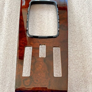 Nussbaum Holz Mittelkonsole Blende für den W123