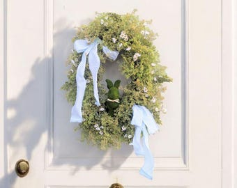 Couronne de Pâques ovale, décoration de porte lapin mousse, marguerites crème printanière, accroche-porte de ferme, cadeaux de vacances rustiques, ruban personnalisé