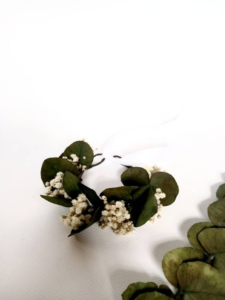 Dried Babies Breath Wrist Corsages / Floral Corsage Bracelet / Dried  Flowers Wedding Accessory / Handmade Bridesmaid Wrist Corsages 