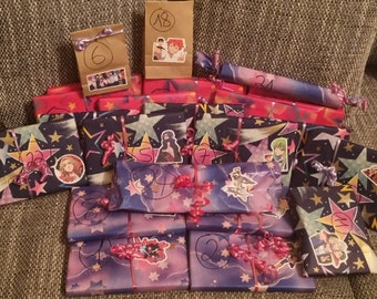 Only Manga Advent Calendar // contains 18 mangas, 2 self-made bookmarks made of epoxy resin and 6 other small goodies!