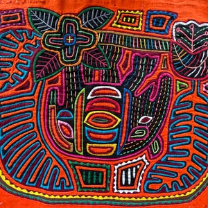 パナマのカラフルな鳥のモラ。グナ ヤラ族の女性の刺繍。パナマのサン