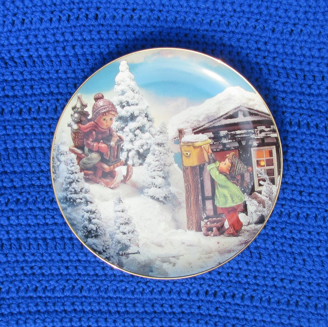 Vintage Hummel Calendar Plate Collection WX9294 holiday Cheer December