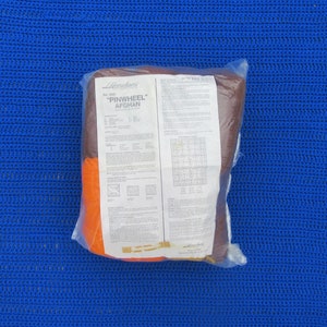 VINTAGE Herrschners No 3009 Pinwheel Crochet Afghan Kit