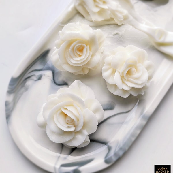 Buttercream flower tutorial: Gardenia tutorial