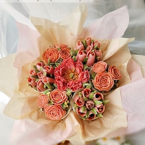 Buttercreme-Blumen-Anleitung: Peony Cupcake-Blumenstrauß (7 Cupcakes)