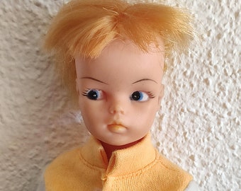 VINTAGE 1980er Puppe Sindy Doll ? mit Kleidung