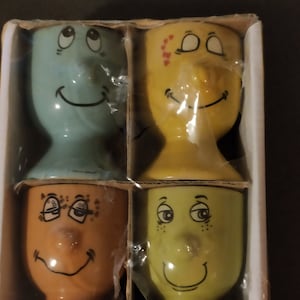 Sinki Funny Egg Cup Set of 4 NEW