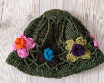 Strickmütze Boho Vintage "BLUMEN"