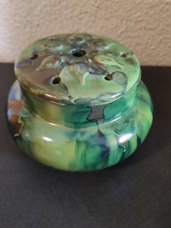 VINTAGE Mailolika Keramik Blumensteckigel Deckeldose Steckvase für einzelne Blumen Vase Einsteckvase