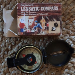 VINTAGE Kompass Engineer Lensatic Compass Ideal for Scouts, Hunters, Campers, Fisherman