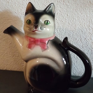 VINTAGE teapot cat Cortendorf ceramic 6700 A (35) 40s pink bow West German Pottery True Vintage