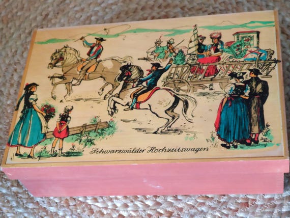 VINTAGE Decorative wooden box wooden chest jewelry box "Black Forest wedding carriage 32x21x9 cm