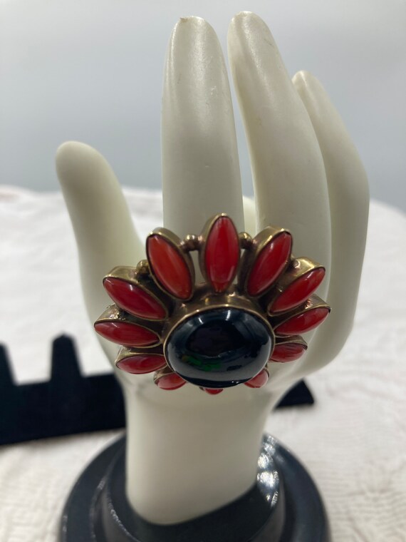 Stunning Vintage red and black flower ring with 1… - image 5