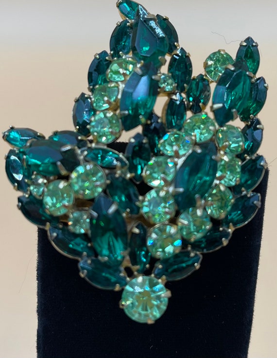 Large Stunning Emerald Green and Light Green Vint… - image 1