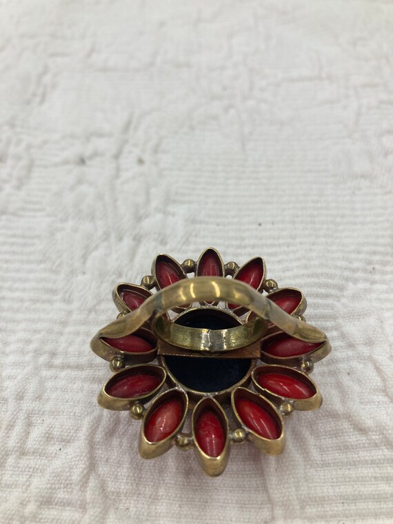 Stunning Vintage red and black flower ring with 1… - image 3