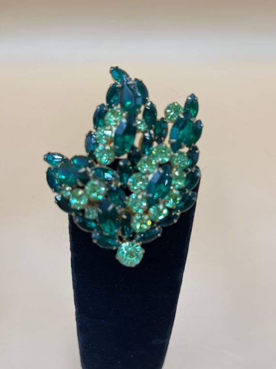 Large Stunning Emerald Green and Light Green Vint… - image 2