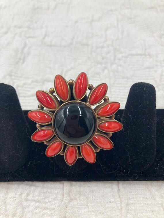 Stunning Vintage red and black flower ring with 1… - image 4