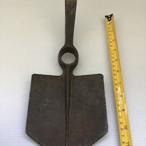 Vintage WW1 Dated 1918 Small Steel Trench Shovel Head. Septimus Vaughan Ltd.