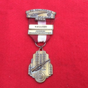 1958 Vintage Usa Junior Sharpshooter Medal