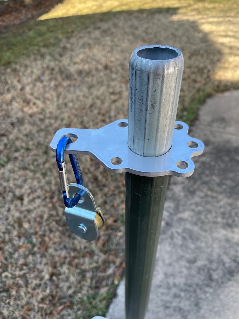 Metal Guy Ring 40mm for Military Mast
(NOT INCLUDED) On FiberGlass Pole with and carabiner clip and Pulley