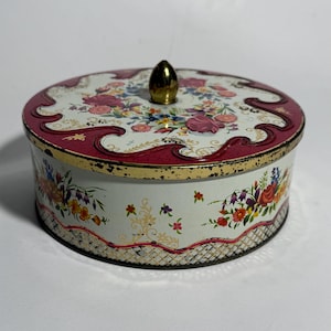 Cottage Red Rose Round Metal Tin / Daher / Cottagecore Decor / Shabby Chic / Farmhouse / Small Storage / Button Box