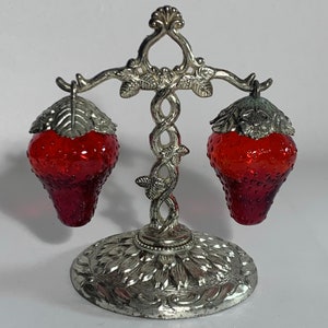 Hanging Red Glass Strawberry Salt And Pepper Shakers On Silver Metal Stand / Foodie Fun / Foodie Gift