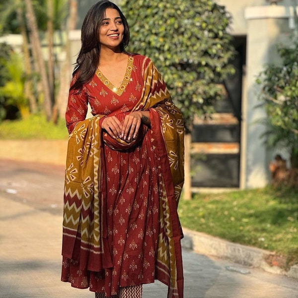 Indiase ontwerper Anarkali pak Kurti broek met Dupatta set bruiloft slijtage Kurti set gedrukte Anarkali Kurti feestkleding jurk tot 3XL