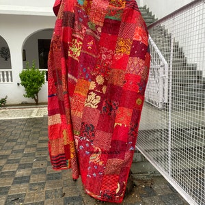 Indian Patchwork Kantha Quilt Handmade Throw Reversible Patchwork Blanket Bedspread Silk Fabric BOHEMIAN quilt bedding coverlets 108*90