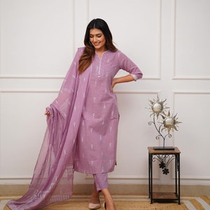 Premium Baumwolle Kurti Set Stickerei Kurti mit Hose und Dupatta Set Party tragen Salwar Kameez Hochzeit Outfit Geschenk für sie, Geschenk für Mama