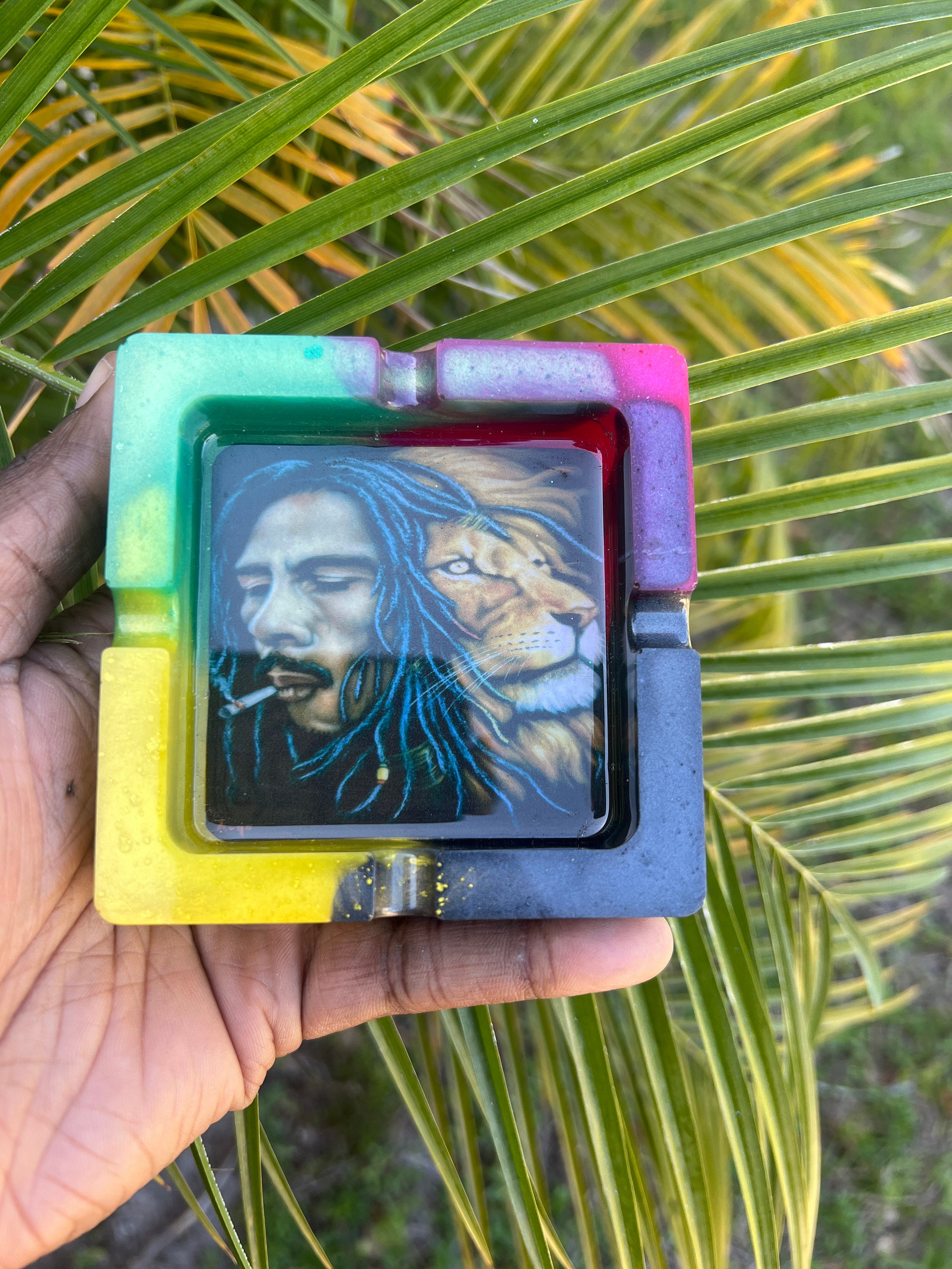 海外購入品】ボブマーリー 灰皿 マリファナ Amazon.co.jp: 海外購入品