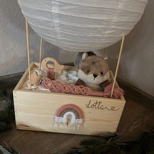 Windeltorte, Windelballon, Windelkiste, Geschenk zur Geburt, Babyparty, mit Rassel oder Quietschie