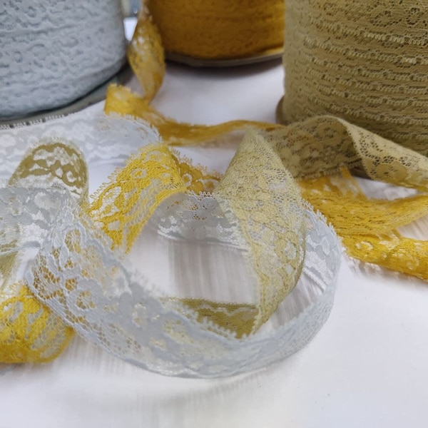 Bordure en dentelle rétro, 25 mm (1 po.) de large, bleu layette ou kaki ou pissenlit / Écusson brodé en ruban de bordure en dentelle