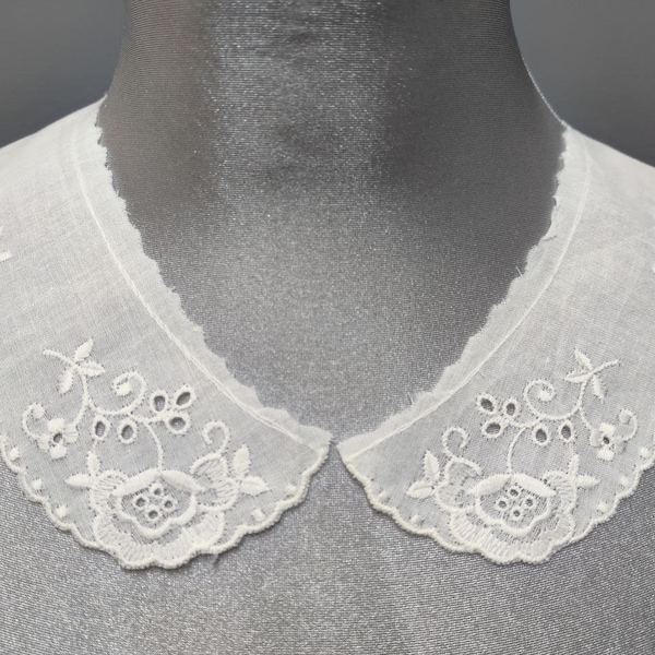 Écusson de broderie anglaise au col, 17 cm, coton le plus fin, faux col Claudine appliqué pour robe de fille. Spitzenkragen gothique bohème