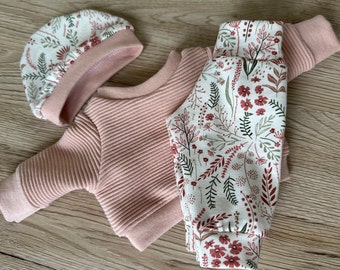 Puppenkleidung 30 - 34 cm Set Sweatshirt Puppenpullover Hose Mütze Mädchenpuppe Puppenoutfit Babypuppe Baby re vorn Beige Blumen Puppenhose