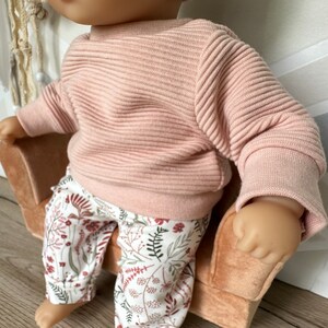 Puppenkleidung 30 34 cm Set Sweatshirt Puppenpullover Hose Mütze Mädchenpuppe Puppenoutfit Babypuppe Baby re vorn Beige Blumen Puppenhose Bild 5