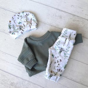Puppenkleidung 43 cm 3-tlg Set: Pulli, Puppenhose, Mütze