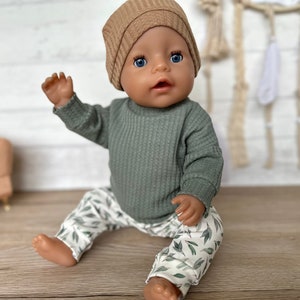 Puppenkleidung 43 cm Set Sweatshirt Hose Mütze Jungenpuppe Puppenoutfit Babypuppe Baby re born Puppenmode Waffeljersey Grün Bild 1