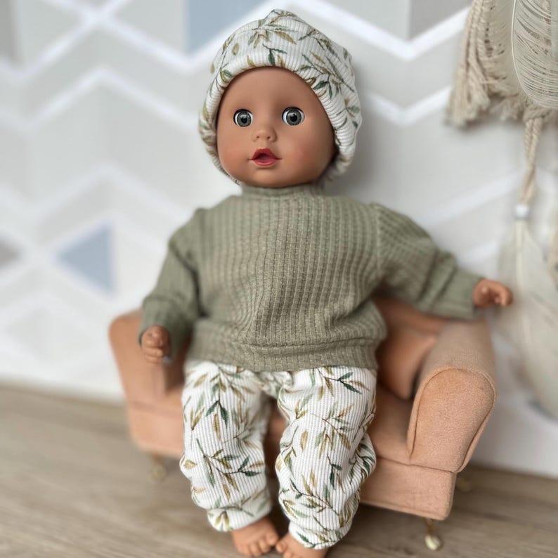 Puppenkleidung 30 - 34 cm Set Olive Grün: Pulli, Puppenhose, Beanie Puppenoutfit für Babypuppe immagine 7