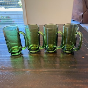 Vintage Avocado Green Heavy Glass Handled Mugs Set of Four. Perfect Condition.