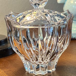 Stunning Vintage Crystal Candy Dish by Gorham. Lotus Flower Shaped. Elegant & High Quality. LR