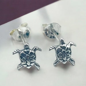 Sea Turtle Stud Earrings, 925 Sterling Silver, Elegant Push Back Jewelry, Ideal for Ocean Lovers, Unique Gift , Cute Sea Life Present 2041