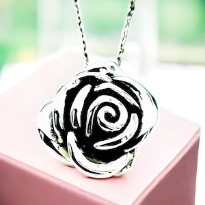 Rose Flower Pendant In 925 Sterling Silver Pendant - Lightweight Feminine Jewelry-Perfect Gift for Her,Optional 16-18&quot; Adjustable Chain 1544