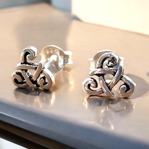 Celtic Stud Earrings in 925 Sterling Silver, Secure Push-Back Fastening, Dainty Jewelry Gift, Timeless Everyday Wear, Birthday Present 1961